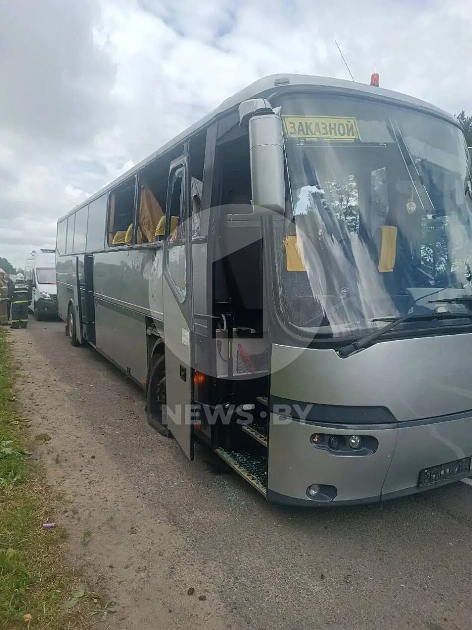 Так выглядел автобус, перевозивший детей. 